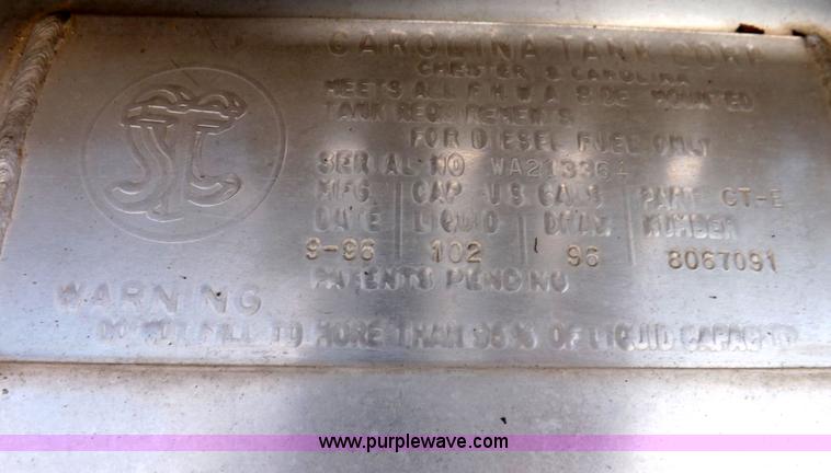 image for item H1833 1988 Volvo WIA semi truck