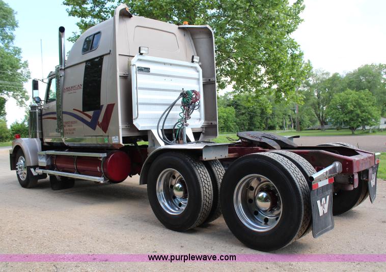 image for item H2512 2000 Western Star 4900EX semi truck