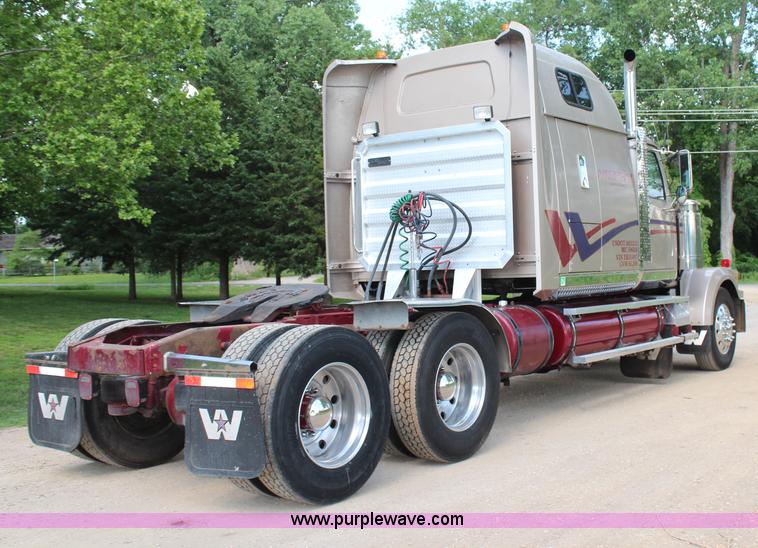 image for item H2512 2000 Western Star 4900EX semi truck
