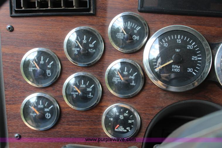 image for item H2512 2000 Western Star 4900EX semi truck