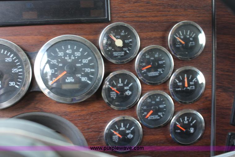 image for item H2512 2000 Western Star 4900EX semi truck