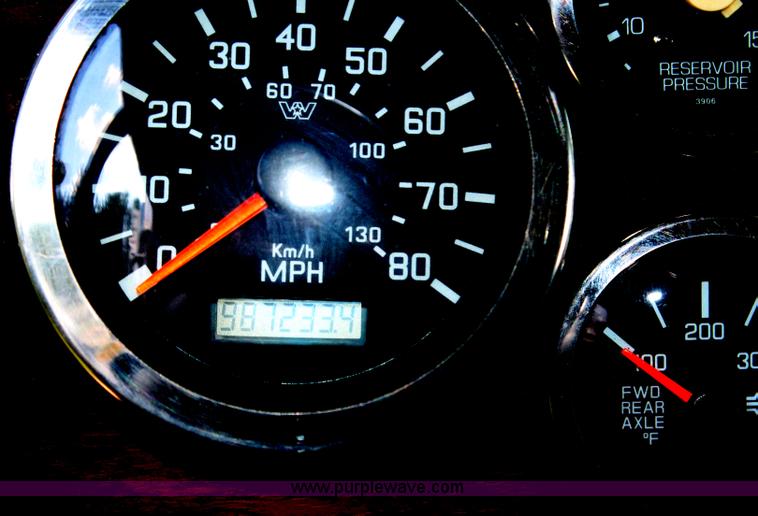 image for item H2512 2000 Western Star 4900EX semi truck