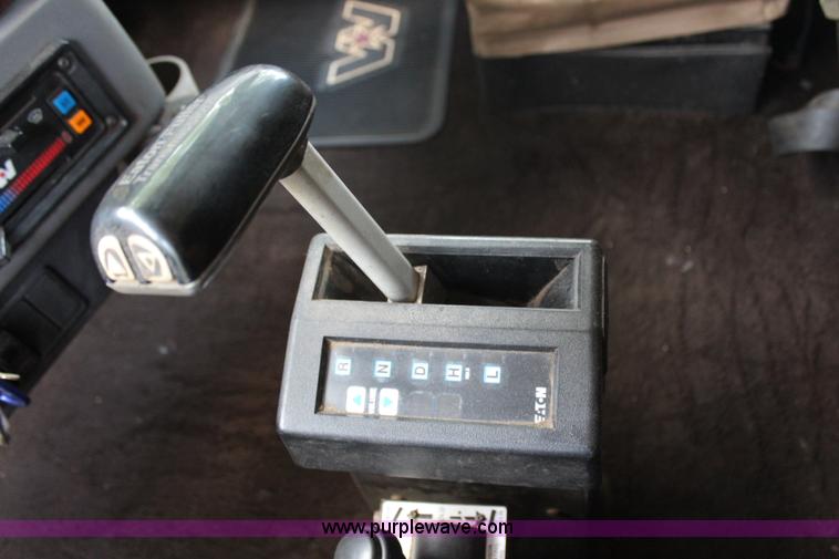 image for item H2512 2000 Western Star 4900EX semi truck