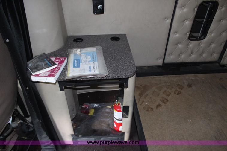 image for item H2512 2000 Western Star 4900EX semi truck