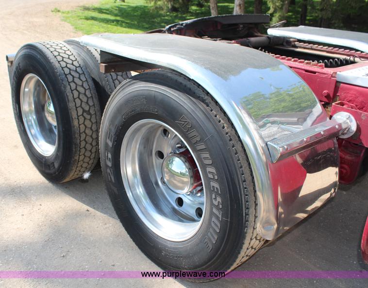 image for item H2512 2000 Western Star 4900EX semi truck