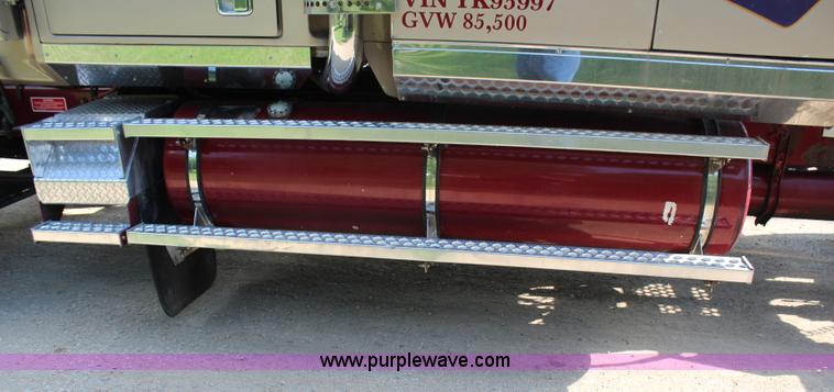 image for item H2512 2000 Western Star 4900EX semi truck