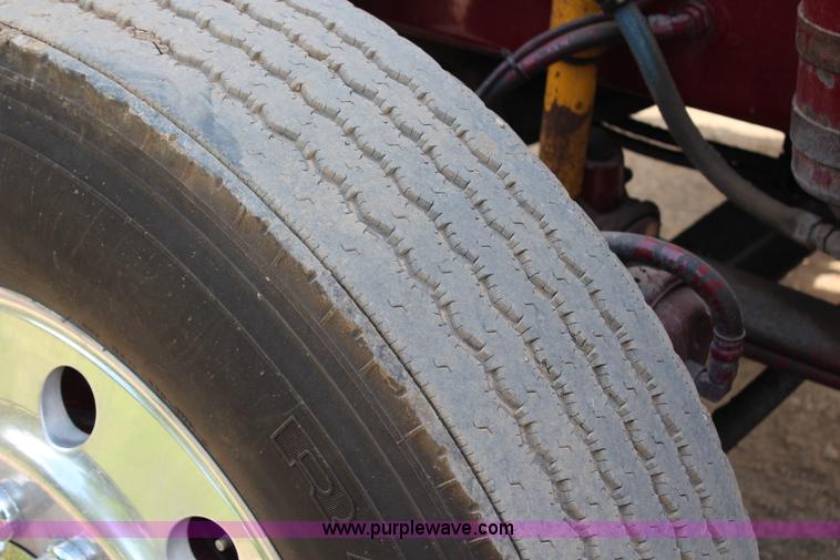 image for item H2512 2000 Western Star 4900EX semi truck