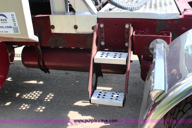 image for item H2512 2000 Western Star 4900EX semi truck