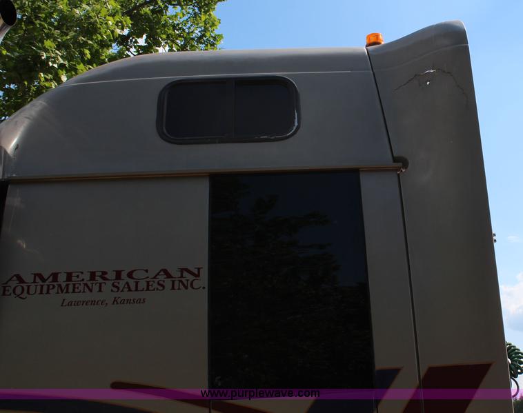 image for item H2512 2000 Western Star 4900EX semi truck