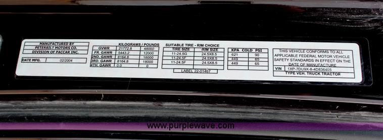 image for item H2559 2004 Peterbilt 387 semi truck