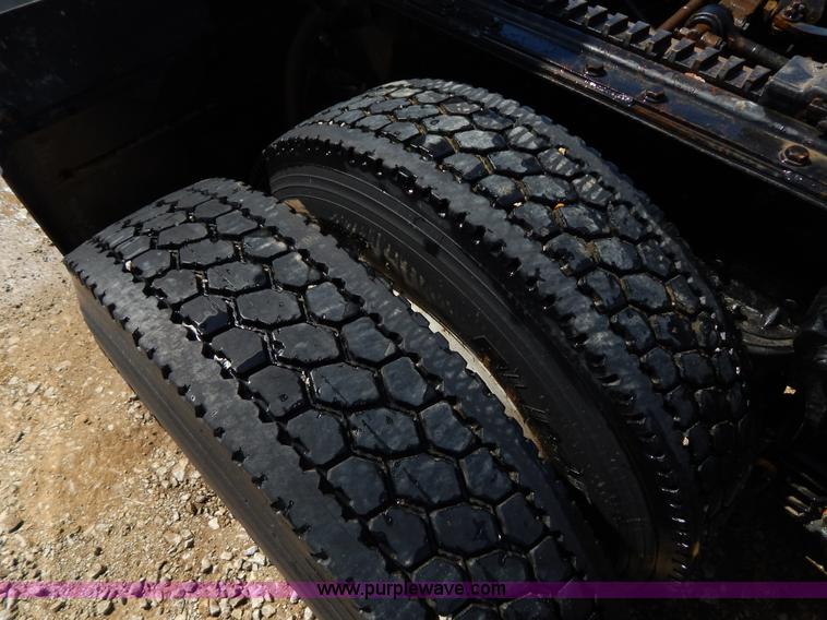 image for item H3459 1999 Kenworth W900 semi truck