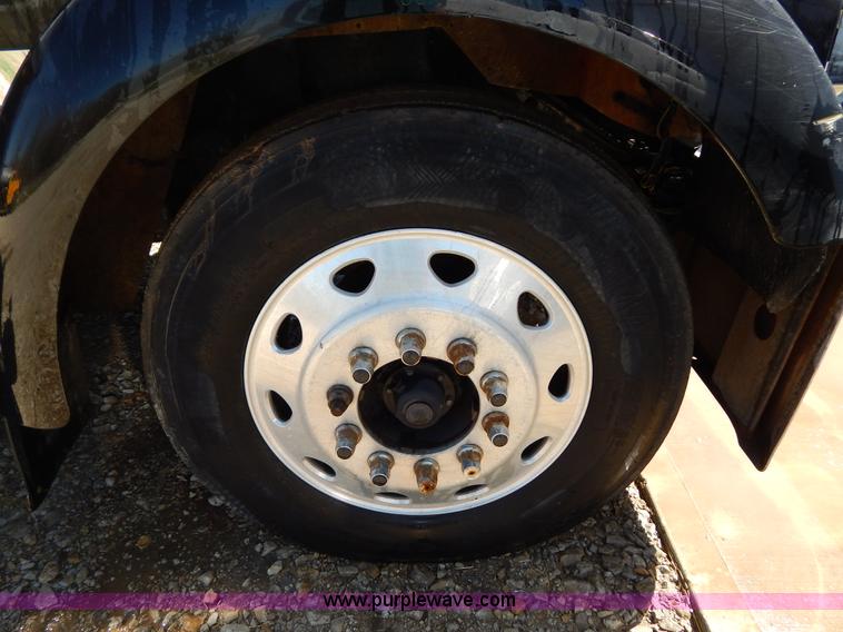 image for item H3459 1999 Kenworth W900 semi truck