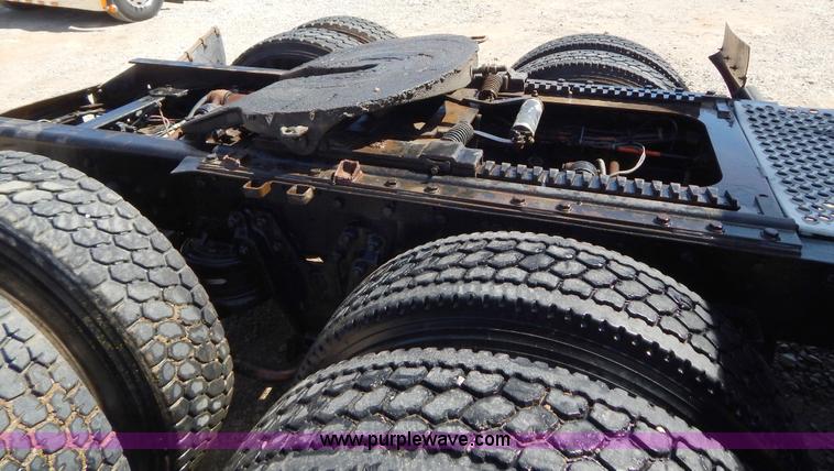 image for item H3459 1999 Kenworth W900 semi truck