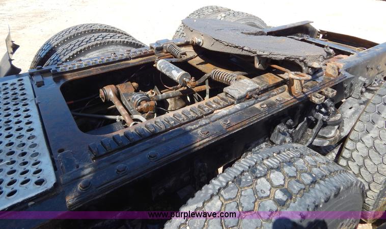 image for item H3459 1999 Kenworth W900 semi truck