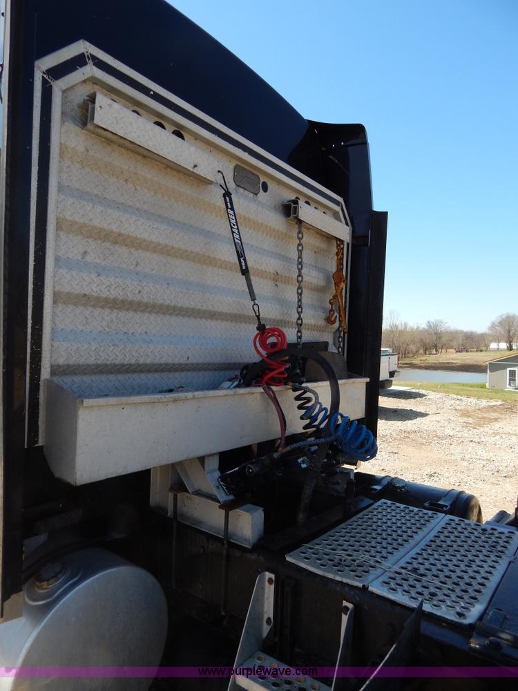 image for item H3459 1999 Kenworth W900 semi truck