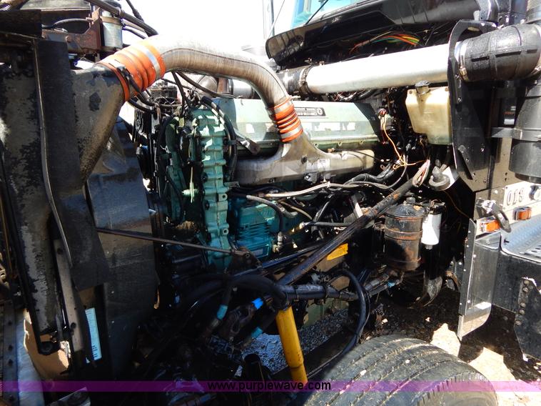 image for item H3459 1999 Kenworth W900 semi truck