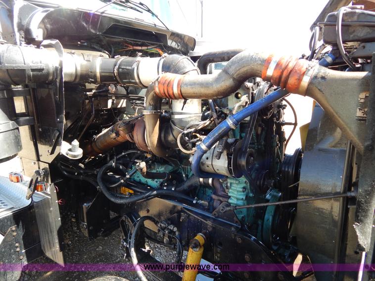 image for item H3459 1999 Kenworth W900 semi truck