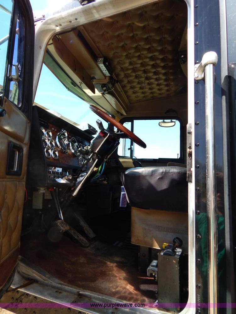 image for item H3459 1999 Kenworth W900 semi truck