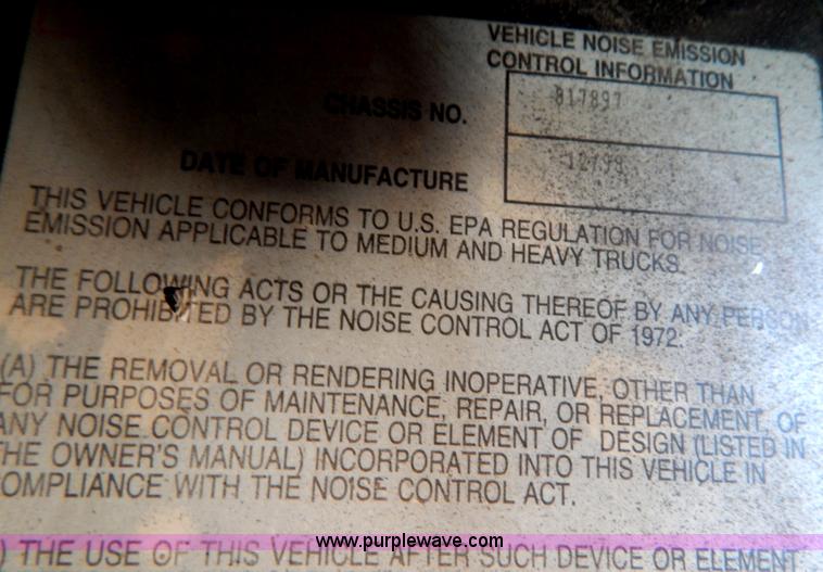 image for item H3459 1999 Kenworth W900 semi truck