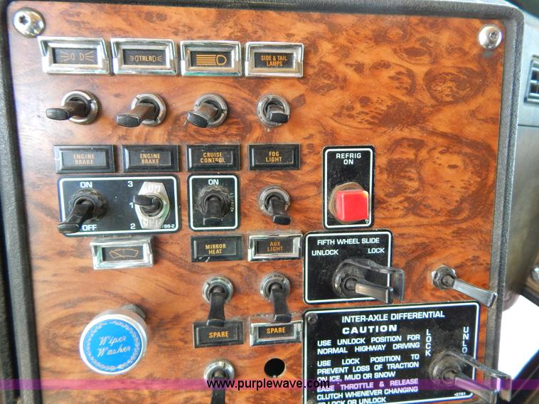 image for item H3459 1999 Kenworth W900 semi truck