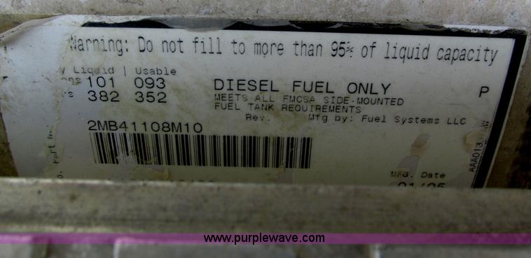 image for item I4162 2005 Mack CXN613 semi truck