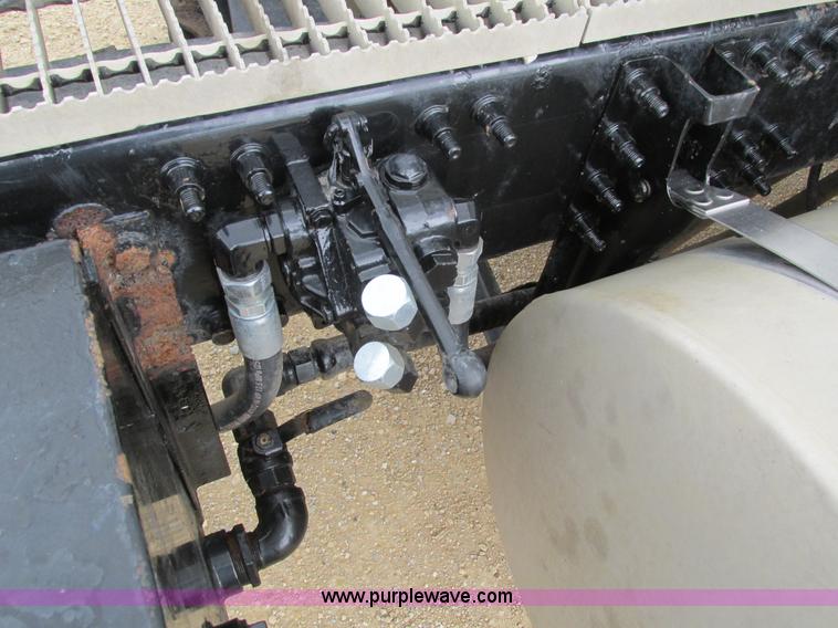 image for item I4162 2005 Mack CXN613 semi truck