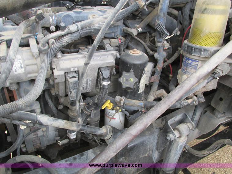 image for item I4162 2005 Mack CXN613 semi truck