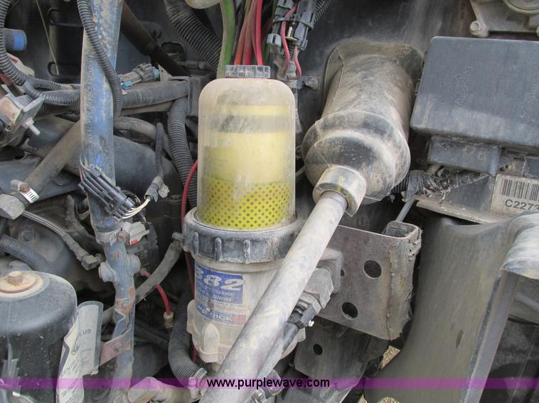 image for item I4162 2005 Mack CXN613 semi truck