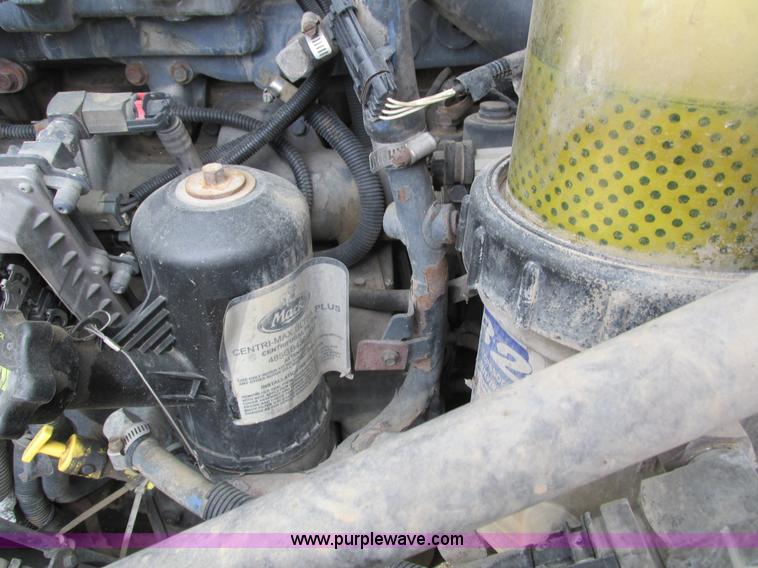 image for item I4162 2005 Mack CXN613 semi truck