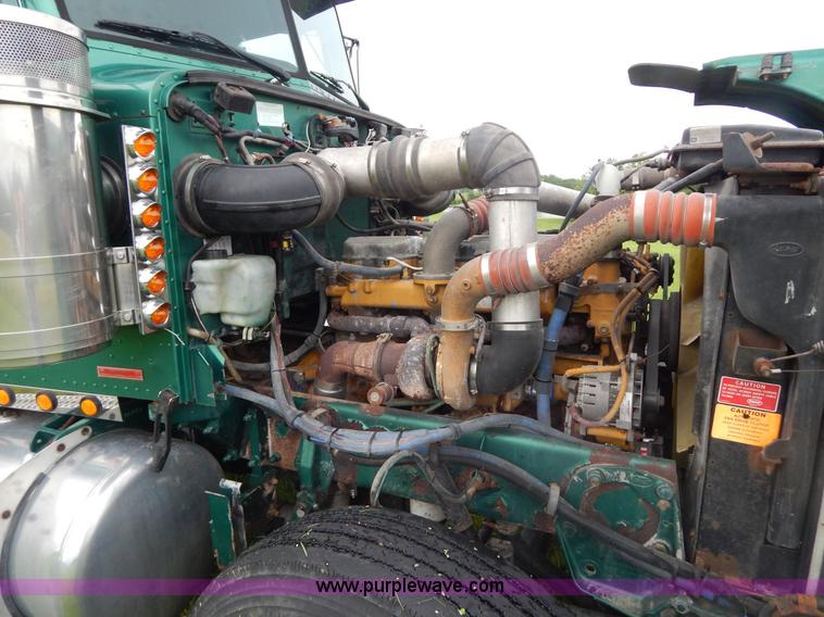 image for item I4690 1999 Peterbilt 378 semi truck