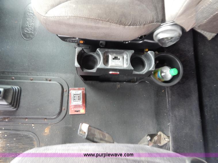 image for item I4690 1999 Peterbilt 378 semi truck