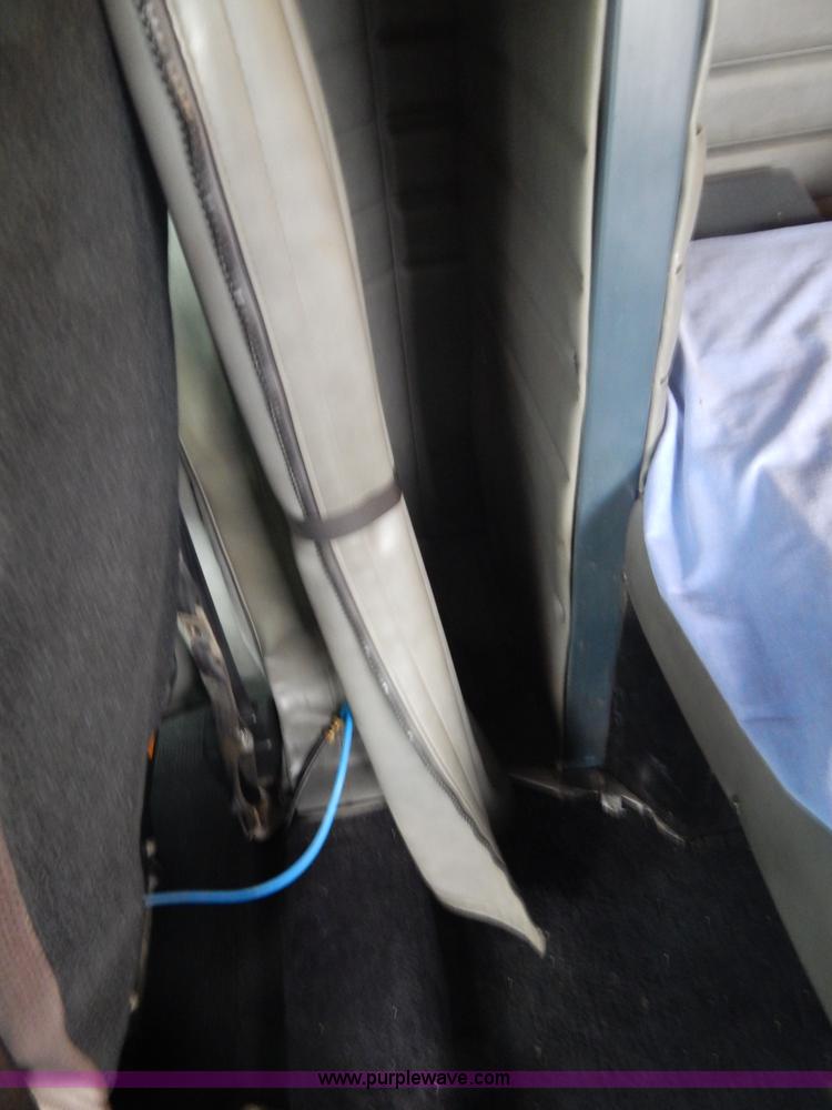 image for item I4690 1999 Peterbilt 378 semi truck