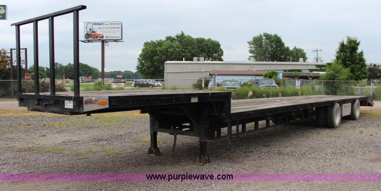 image for item J1100 1993 Transport drop deck trailer