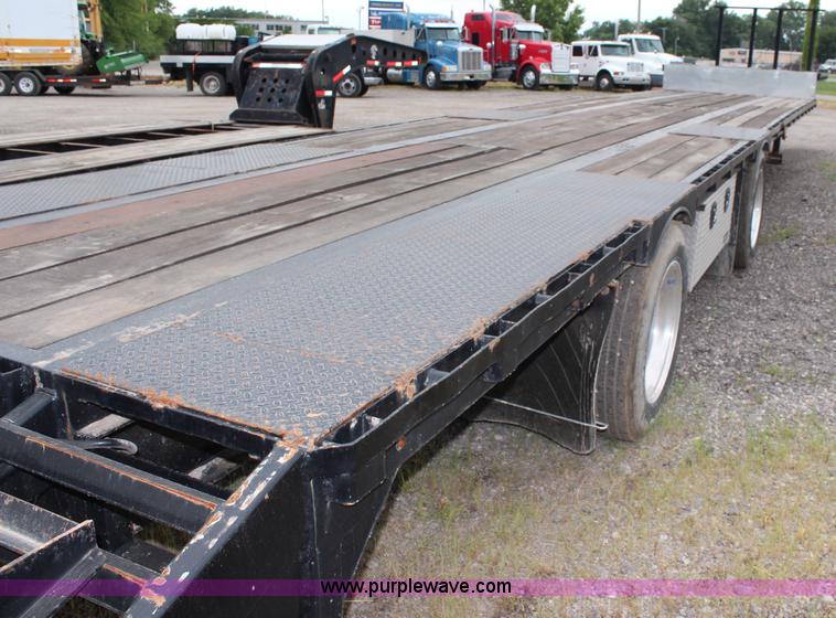 image for item J1100 1993 Transport drop deck trailer