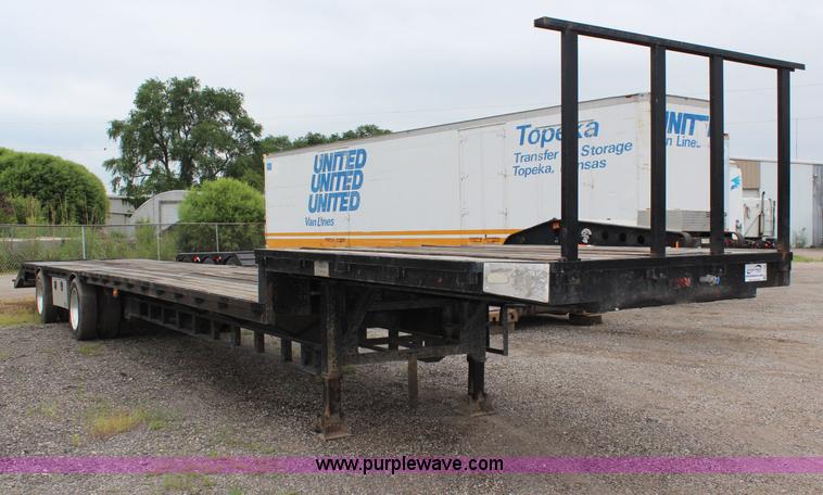 image for item J1100 1993 Transport drop deck trailer