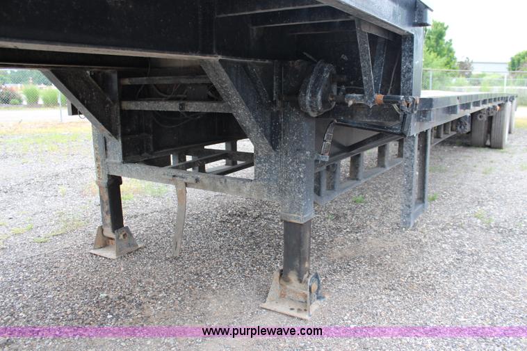 image for item J1100 1993 Transport drop deck trailer