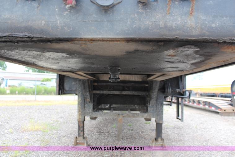 image for item J1100 1993 Transport drop deck trailer
