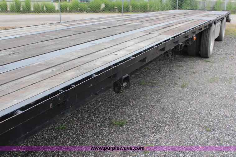 image for item J1100 1993 Transport drop deck trailer