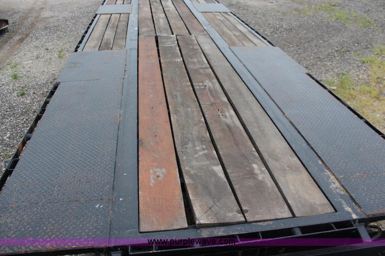 image for item J1100 1993 Transport drop deck trailer