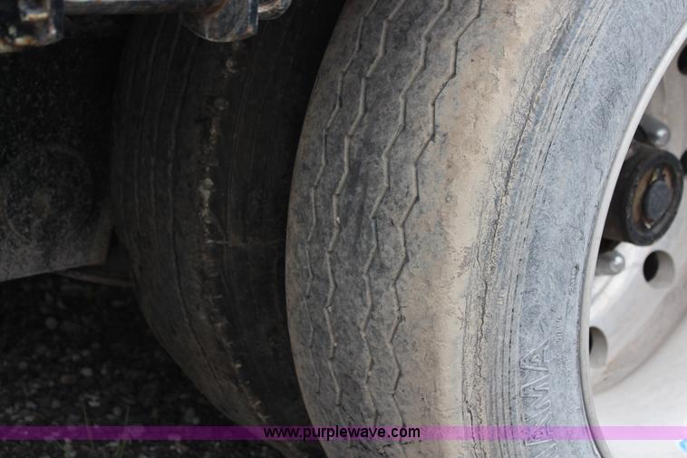 image for item J1100 1993 Transport drop deck trailer