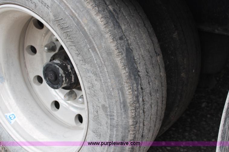 image for item J1100 1993 Transport drop deck trailer