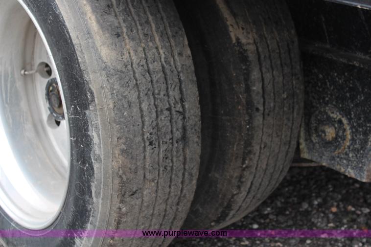 image for item J1100 1993 Transport drop deck trailer