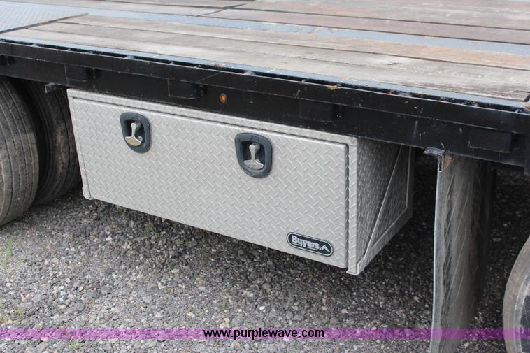 image for item J1100 1993 Transport drop deck trailer