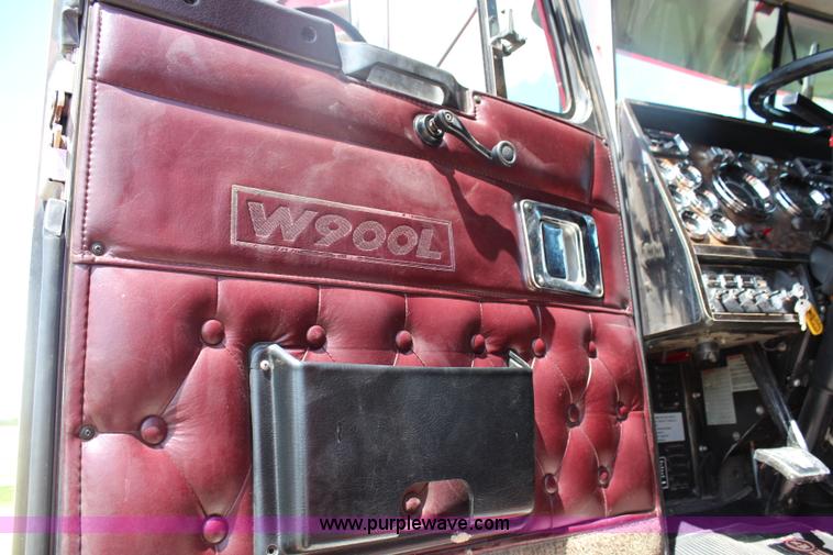 image for item J1147 1998 Kenworth W900 semi truck