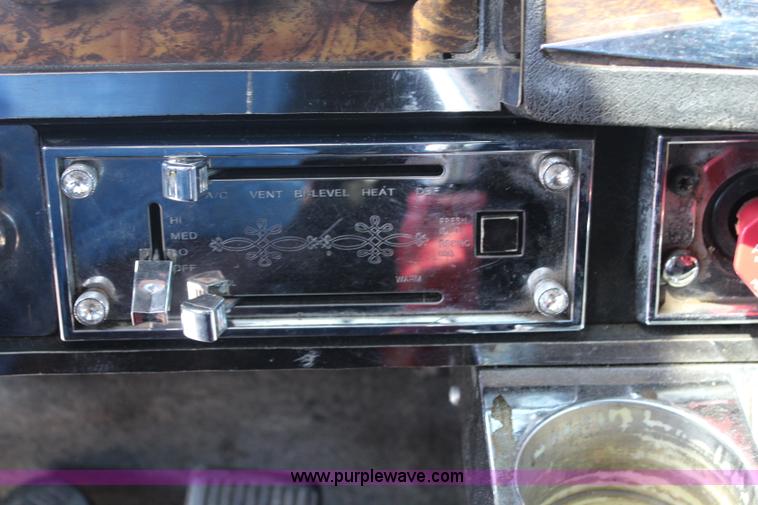 image for item J1147 1998 Kenworth W900 semi truck