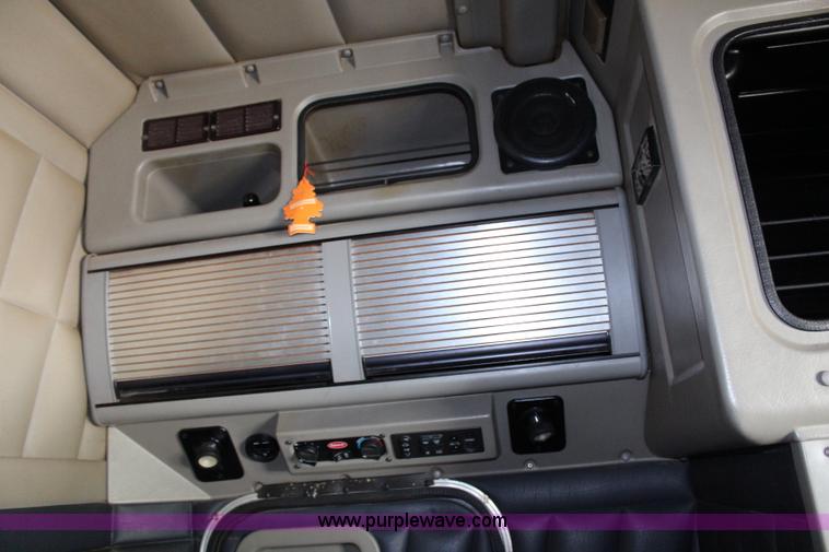 image for item J1244 2002 Peterbilt 385 semi truck