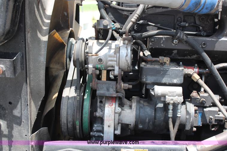 image for item J1244 2002 Peterbilt 385 semi truck