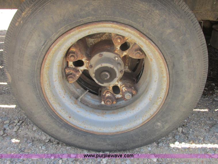 image for item J2486 Pineal flatbed trailer