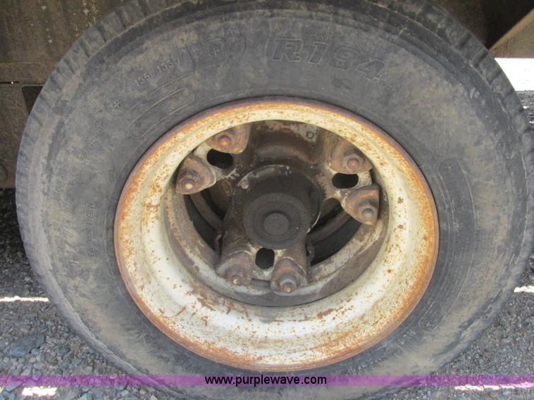 image for item J2486 Pineal flatbed trailer