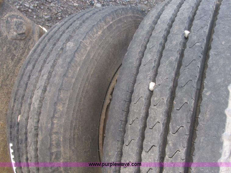 image for item J2486 Pineal flatbed trailer